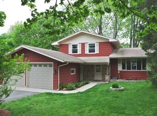 5821 Marietta Dr, Crystal Lake, IL