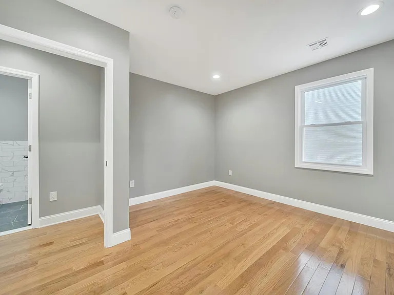 518 Summer St #2 — Photo 14