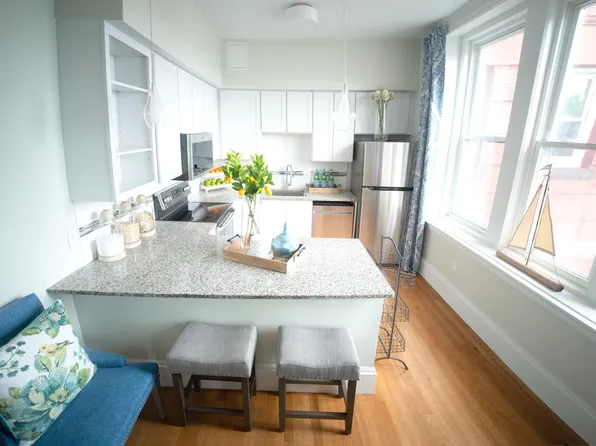 Adams House, 1168 Highland Ave #0e680345b, Fall River, MA 02720