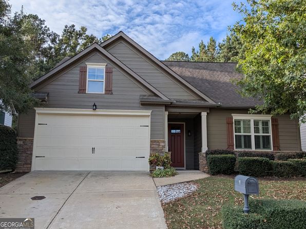 93 Village Park Dr