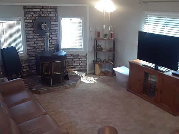 5th image of 533 Jefferson Way