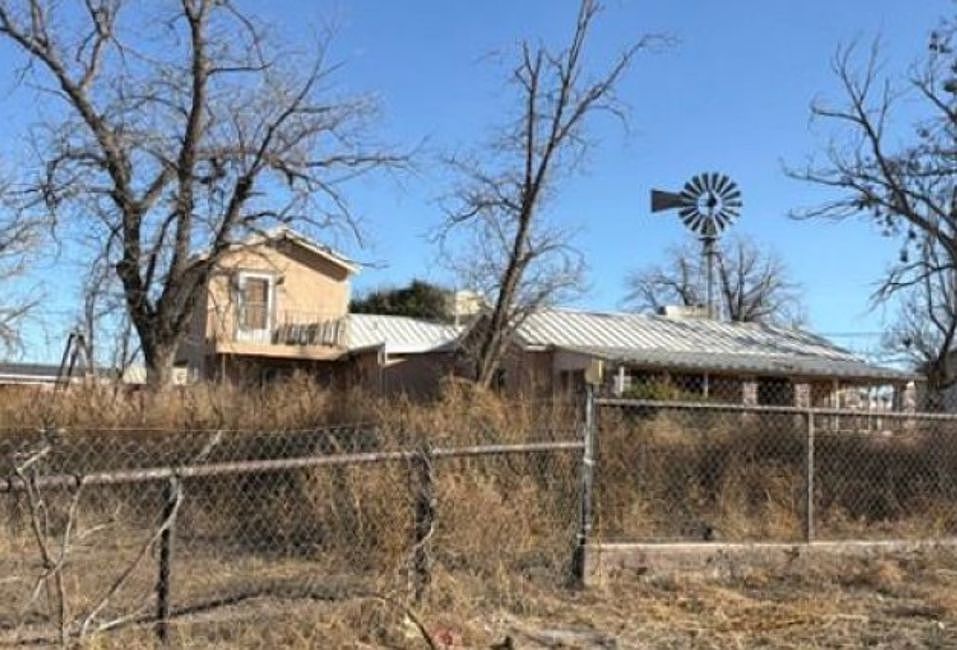 1st image of 528 Paisano Dr