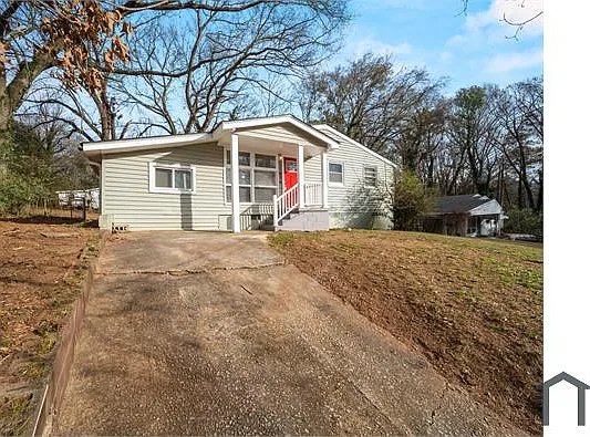 976 McKay Dr SE — Photo 3