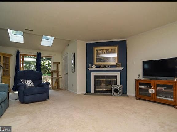 5th image of 55 Fair Oaks Ct