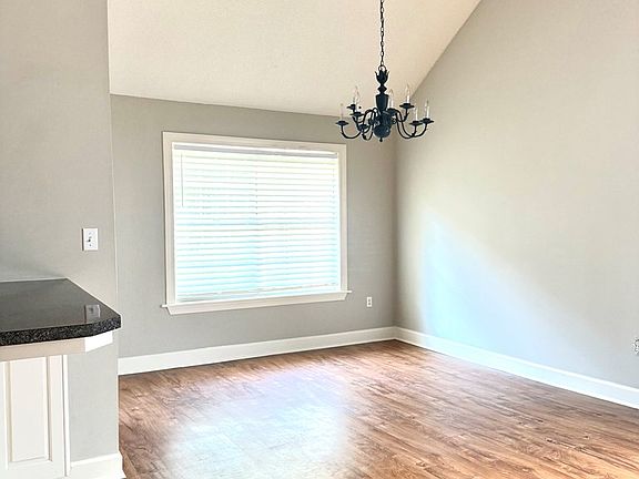 4th image of 704 Thornbrooke Ct