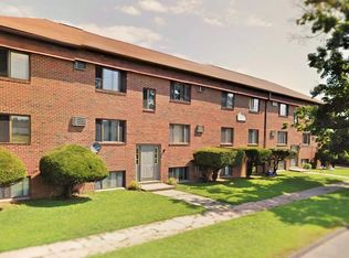 8 Cycle St APT E, Westfield, MA 01085