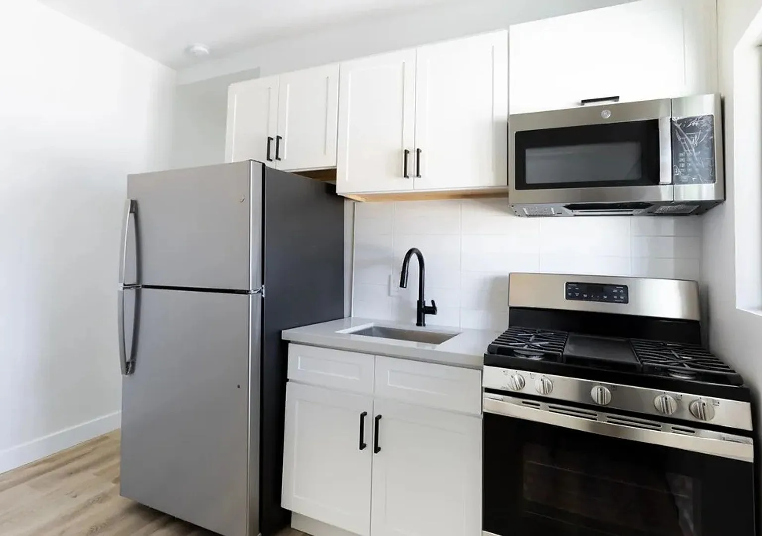 6563 Oasis Ave. — Photo 4