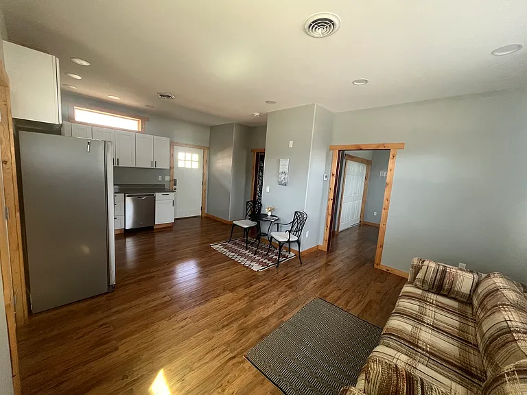 207 N Main St #B — Photo 5