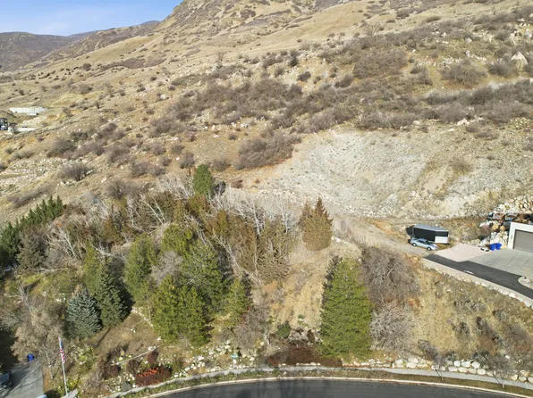 13 Sunset Dr, Farmington, UT 84025