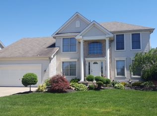 37 Apple Blossom Blvd, Lancaster, NY 14086