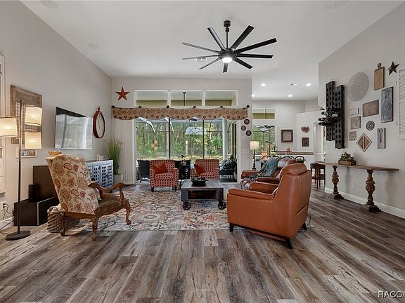 3rd image of 4091 N Baywood Dr