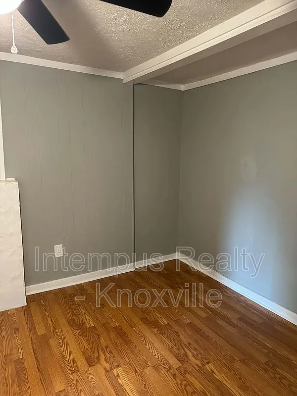 3 bed, 1.0 bath, 1144 sqft, $1,500 — Photo 4