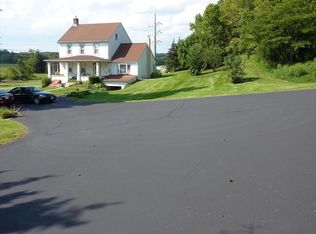 4255 Roosevelt St, Whitehall, PA 18052