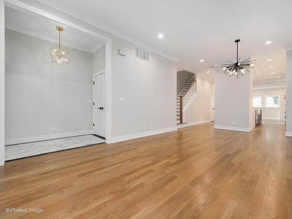 3rd image of 6114 N Paulina St