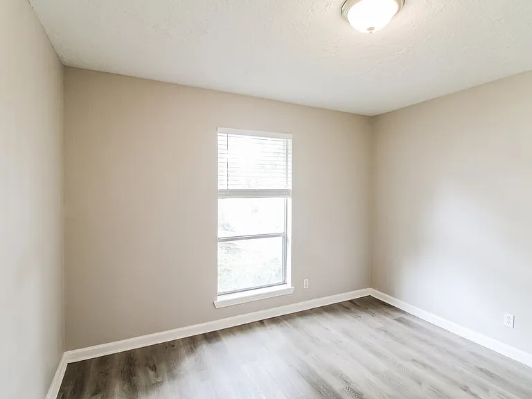 3206 Teakwood Cir — Photo 13