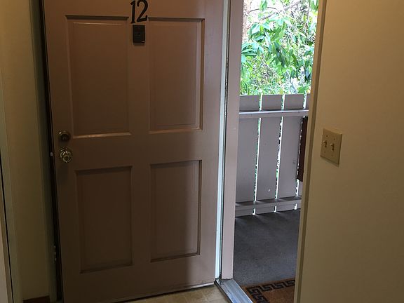 Quiet Private Entrance; far from the street. Packages delivered to your door.