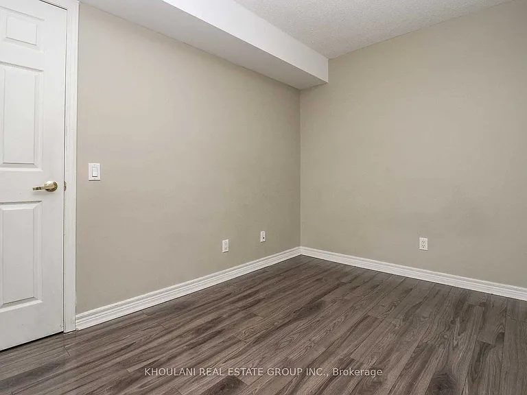 35 Kingsbridge Garden Cir #312 — Photo 27