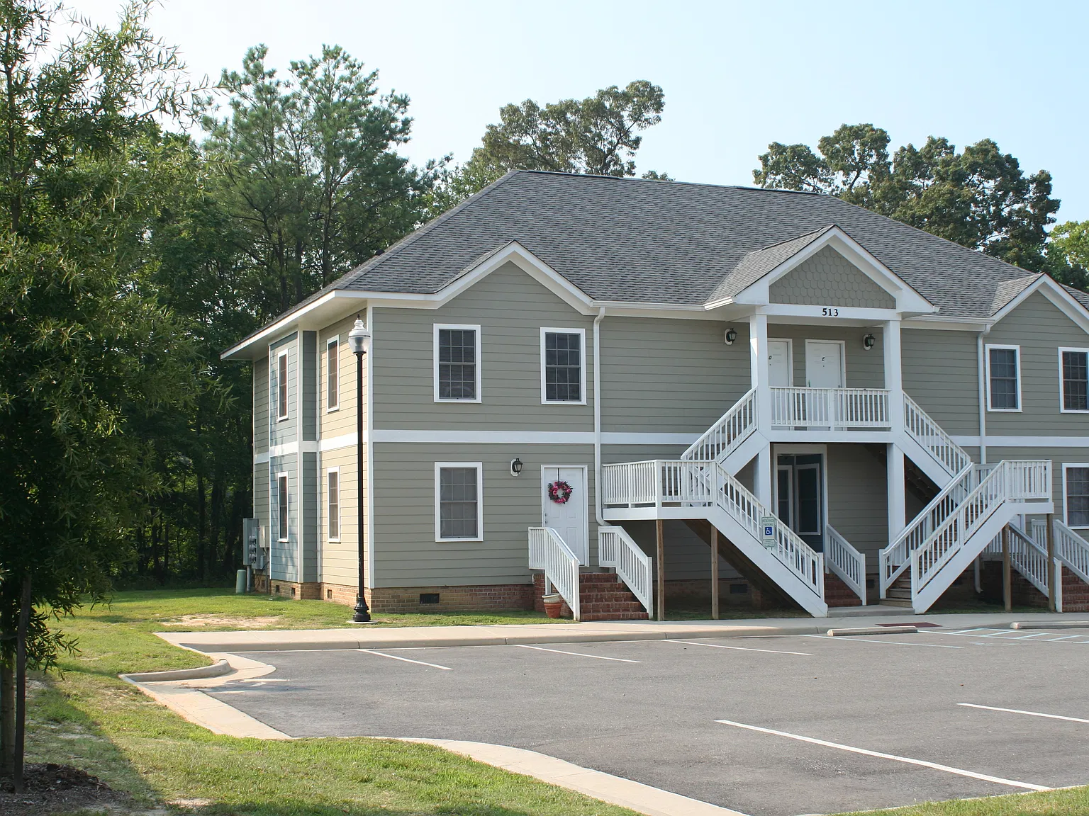 513 Cedar St — Photo 1