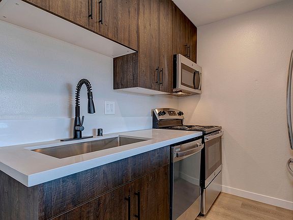 4th image of 1937 Sunset Cir APT 14