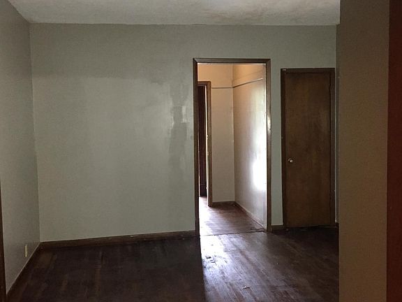 3rd image of 158 Spruce St
