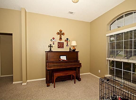2nd image of 207 Parliament Dr