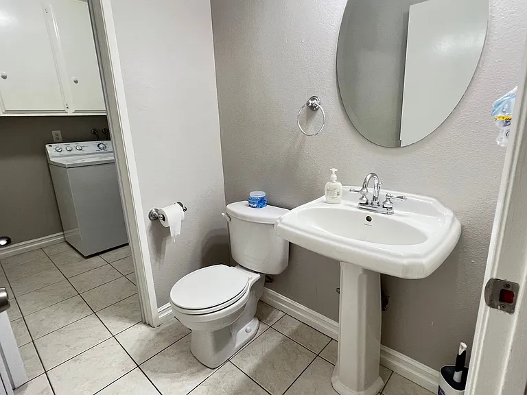 400 S Flower St #135 — Photo 8