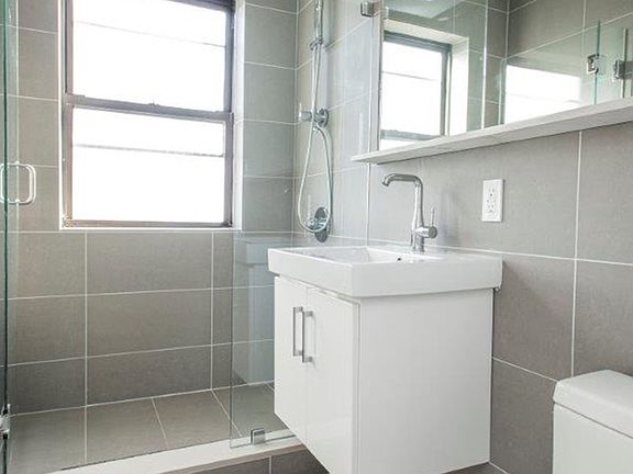 3rd image of 114 Highland Ave #U31
