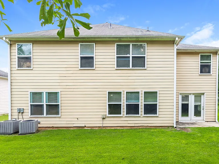 2894 Edgewater St SW — Photo 17