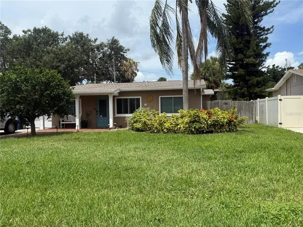 8420 7th St N, Saint Petersburg, FL 33702