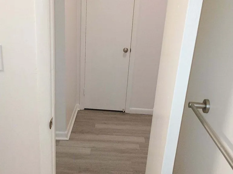 427X Edson Pl NE #6 — Photo 5