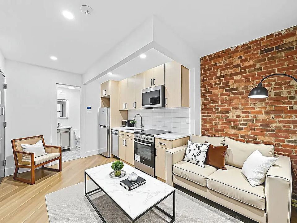 2nd image of 192 Bedford Ave #4