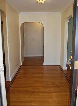 3rd image of 1833 Auburndale Ave