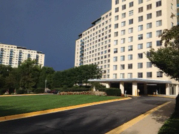 10201 Grosvenor Pl APT 1021, Rockville, MD 20852