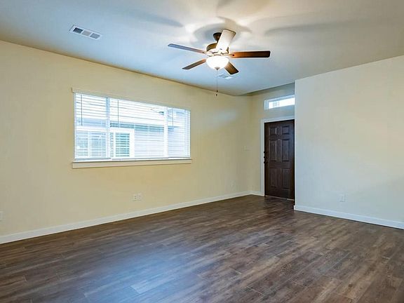 5th image of 656-660 Wheatfield Dr