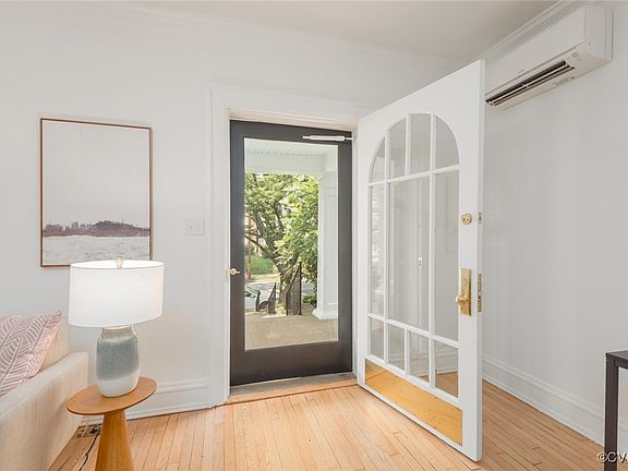 4th image of 3125 Stuart Ave
