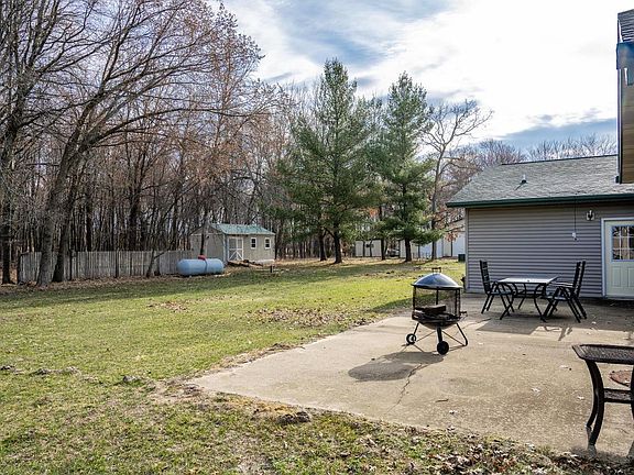 5th image of 15289 Grover Road