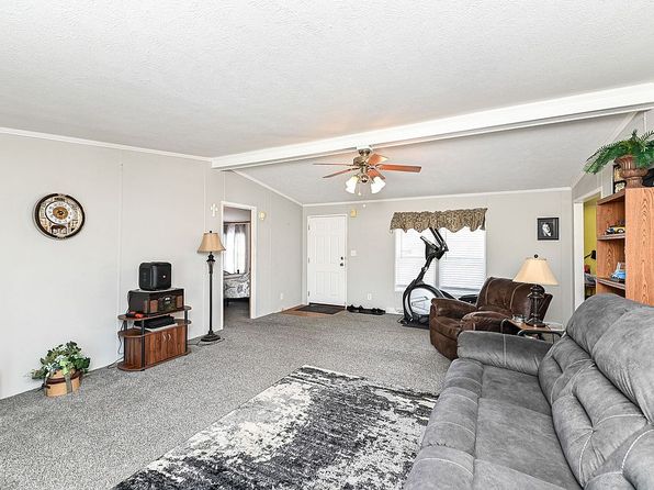 2556 E Autumn Lake Dr, Anderson, IN 46017