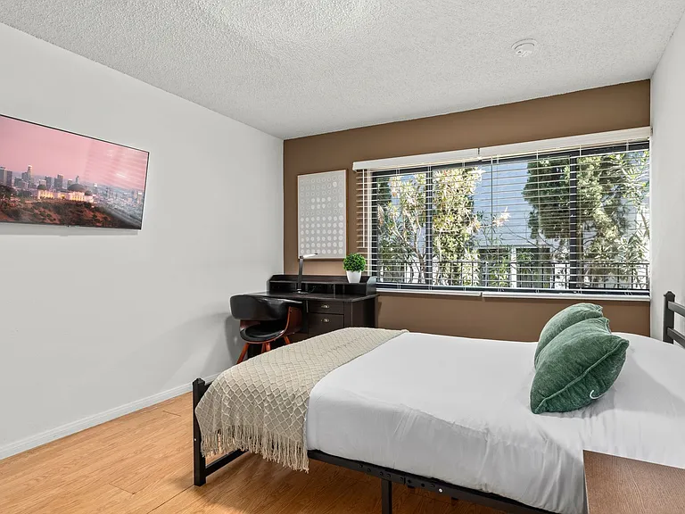 1823 Pelham Ave #3 — Photo 4