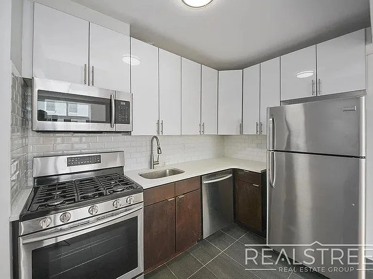 9002 Queens Blvd #510 — Photo 1