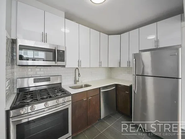90-02 Queens Boulevard image 1 of 13