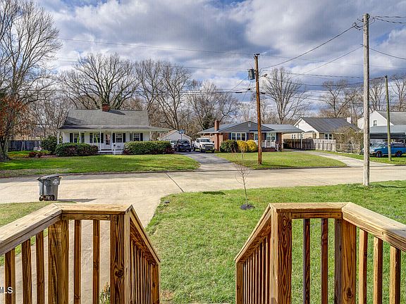 4th image of 1640 Woodside Dr
