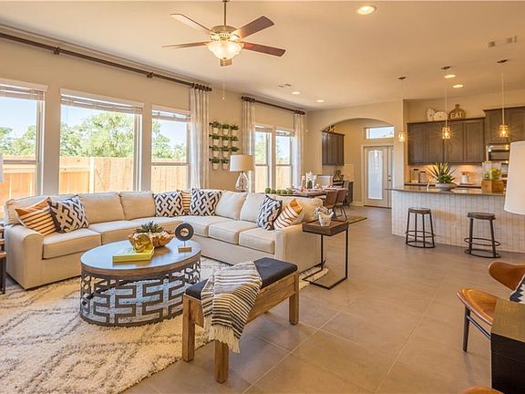5th image of 520 Saturnia Dr