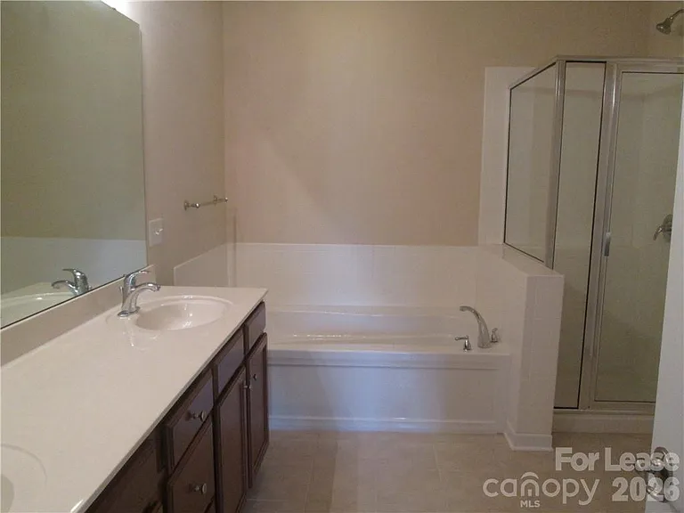 9916 Evergreen Terrace Dr — Photo 17