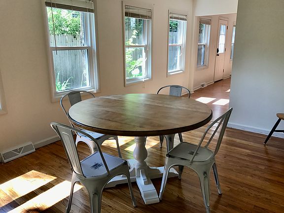 4th image of 58 Ash St