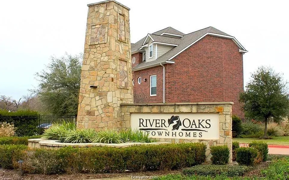 305 Holleman Dr E #1406