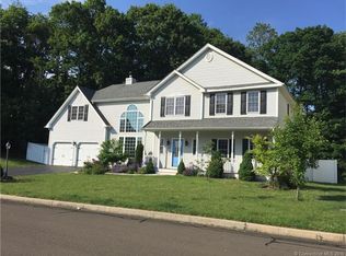 202 Magnolia Rd, Milford, CT 06461