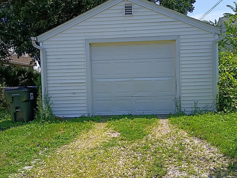 226 S Thornwood Ave — Photo 14