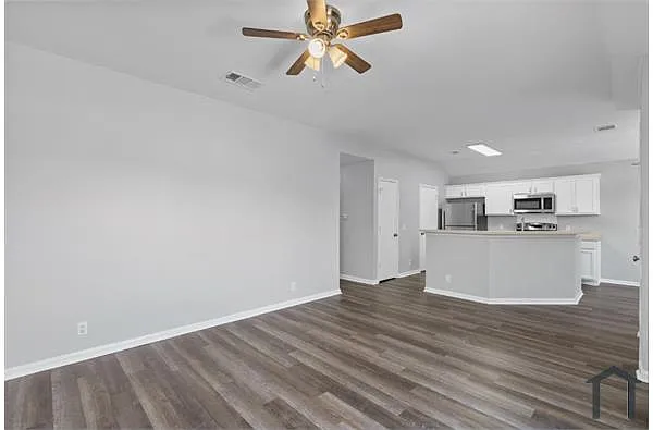 Building Photo - 3301A El Salido Pkwy