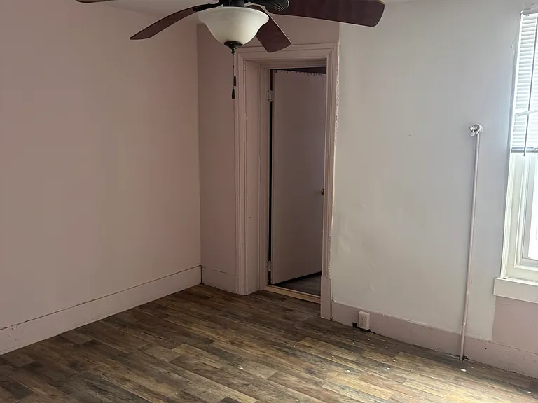 1032 Green St — Photo 7
