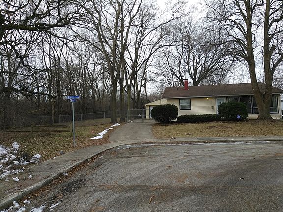 3rd image of 662 Jefferson Ave